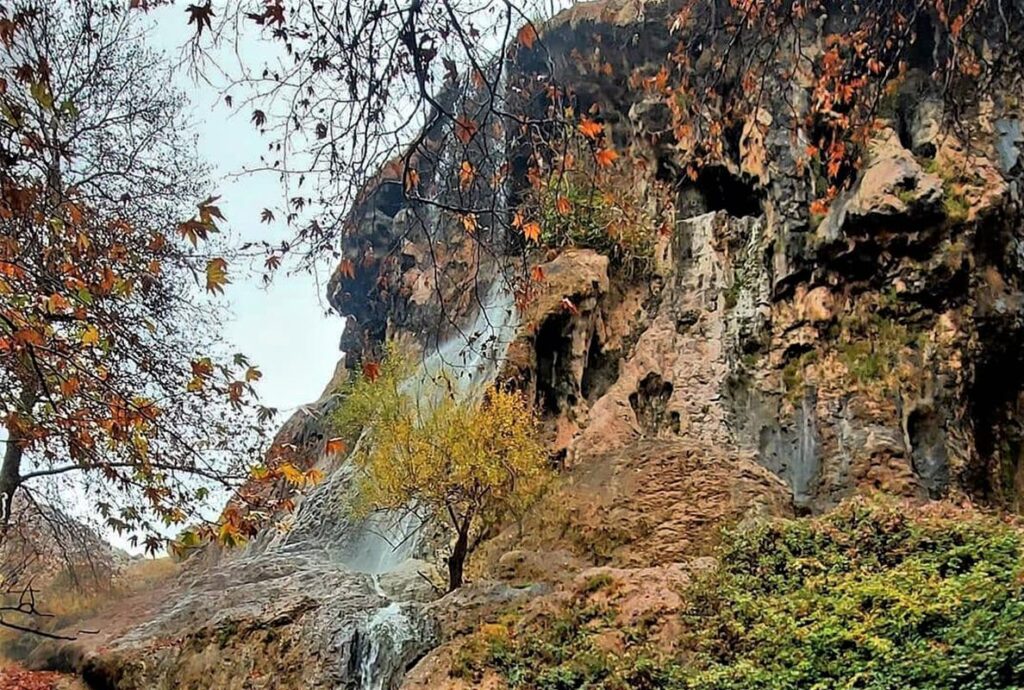 آبشار کمرد